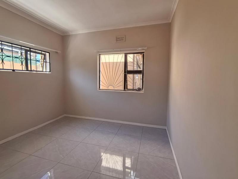 To Let 1 Bedroom Property for Rent in Gleemoor Western Cape